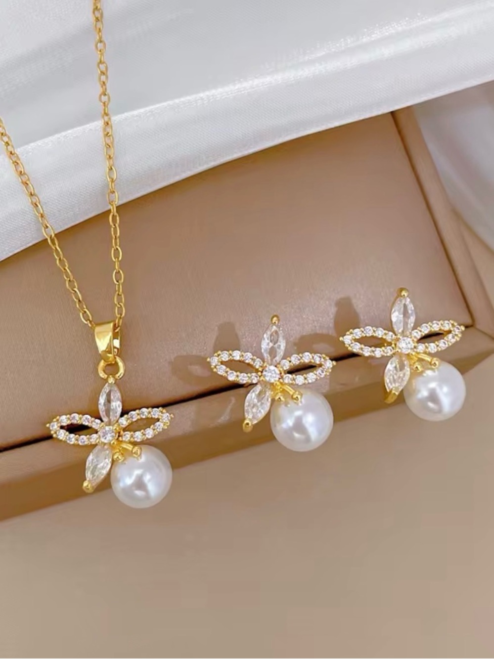 Gold Pearl & Crystal Floral Pendant Necklace and Earrings Set